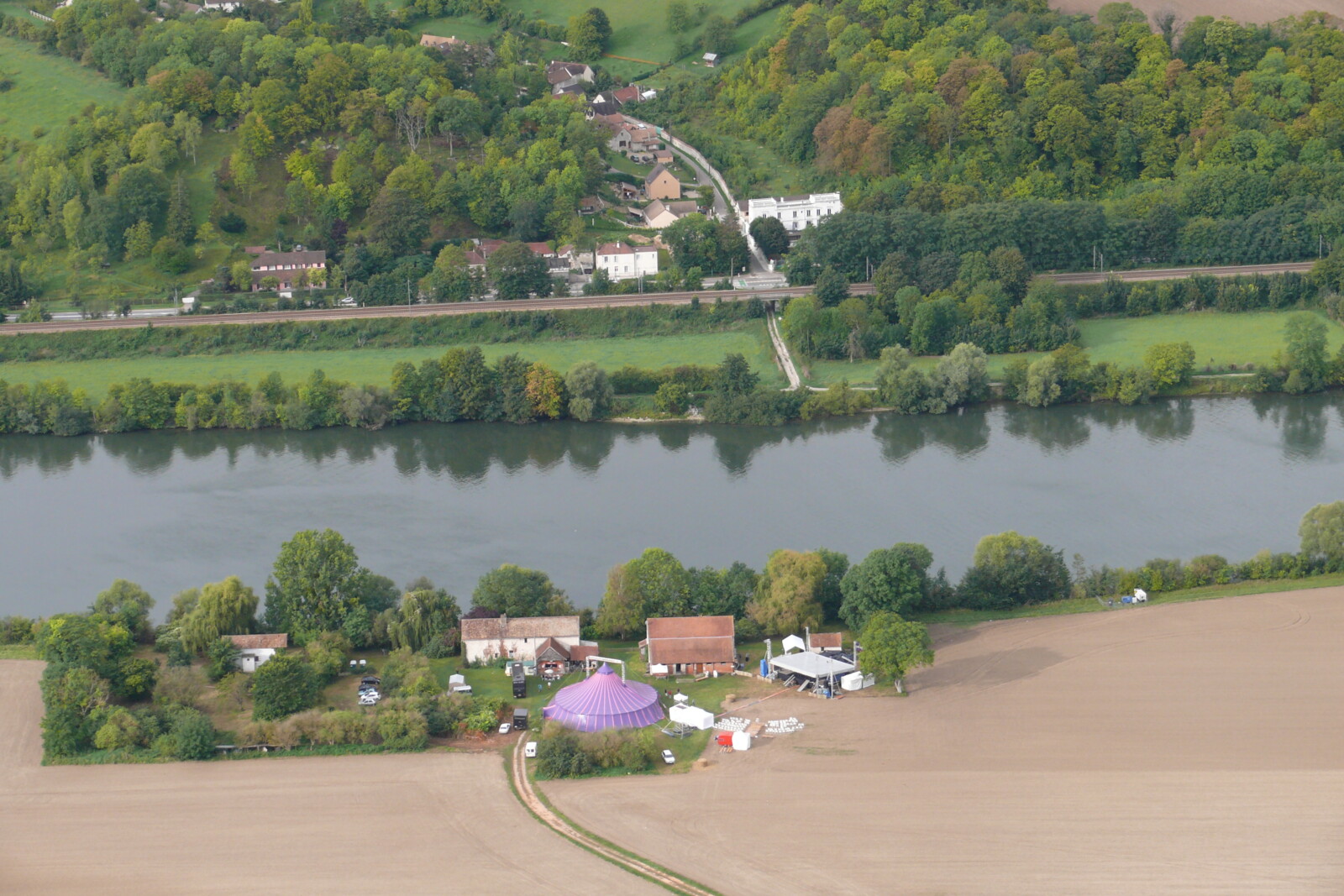 Giverny Chapiteau (6)