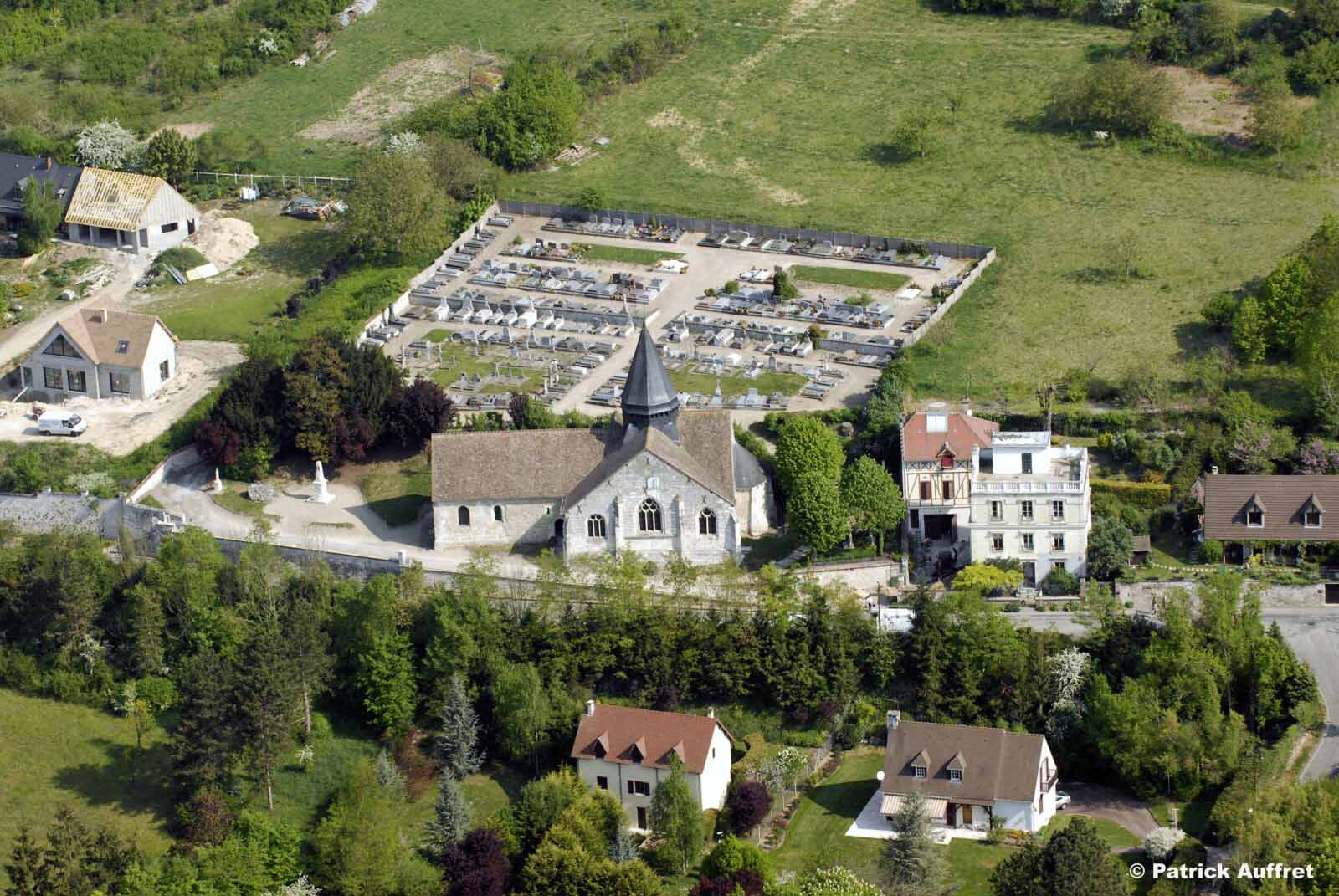 Giverny-Eglise Contemplez l'Eglise Sainte-Radegonde à Giverny.